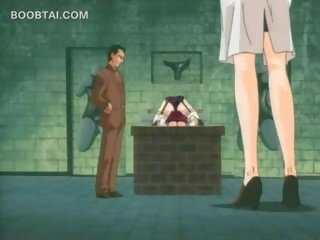 Sekss ieslodzītais anime meitene izpaužas vāvere paberzējot uz apakšveļa